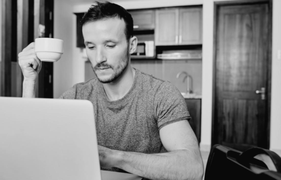 Arbeitsprozess bei der Budget-Analyse mit praktischen Werkzeugen