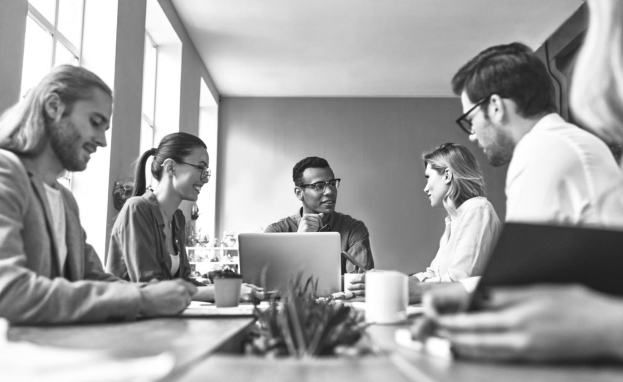 Finanzielle Übersichten und Diagramme zur Ausgabenkontrolle